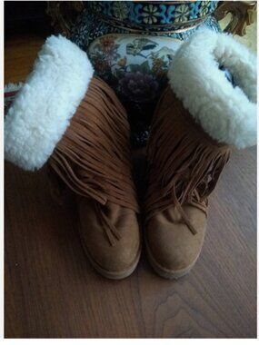 Steve Madden Fringe Shearling Hidden Wedge Bootie 7.5 m EUC